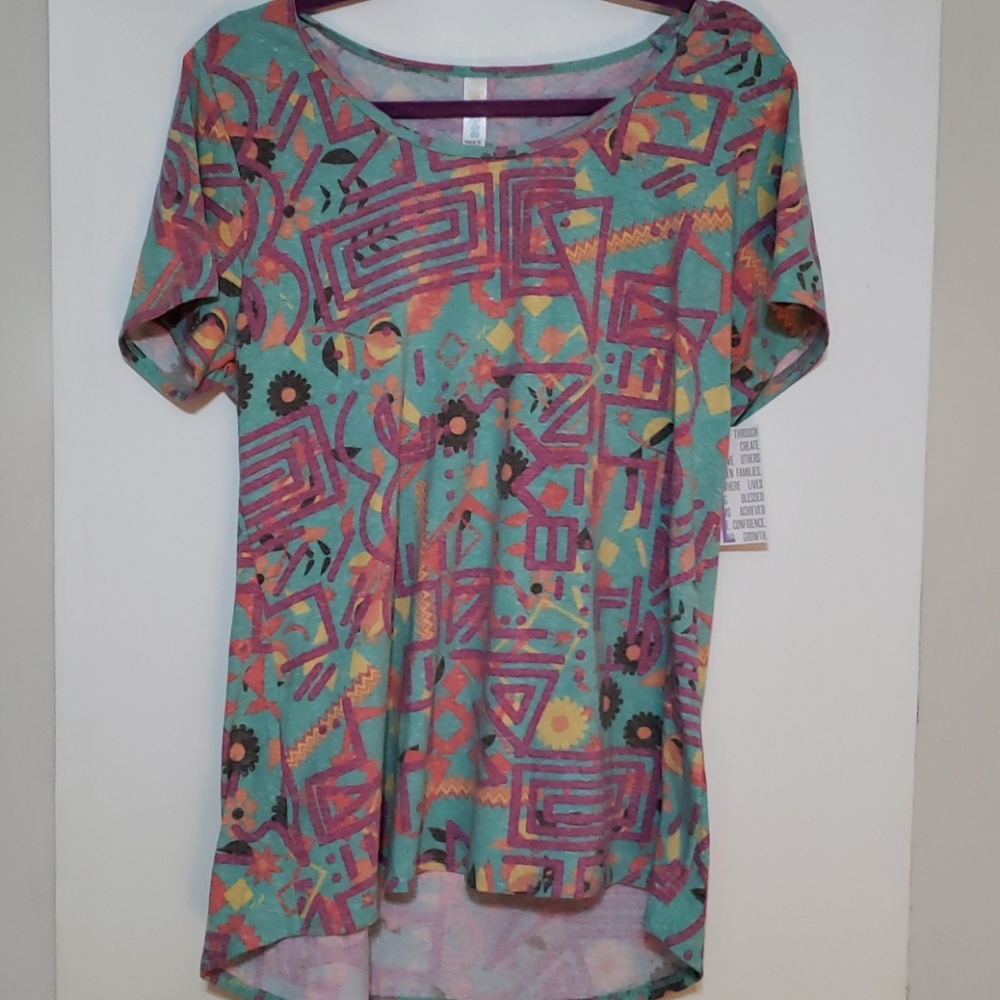 NWT LuLaRoe Classic T